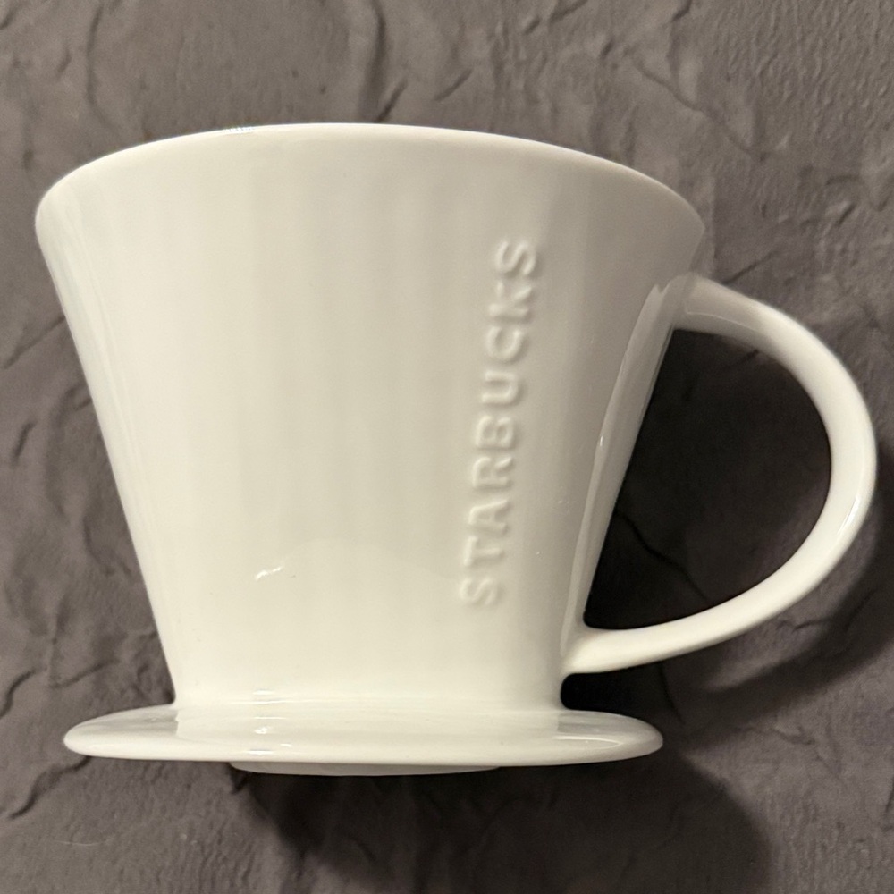 Starbucks White Ceramic Pour-Over Brewer EUC